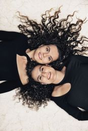 H&M f. Danae Doerken  & Kivelli Doerken I Pianists © Nikolaj Lund