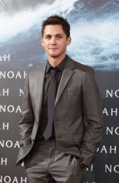 NOAH Premiere Berlin Studiocanal - Grooming f. Logan Lerman